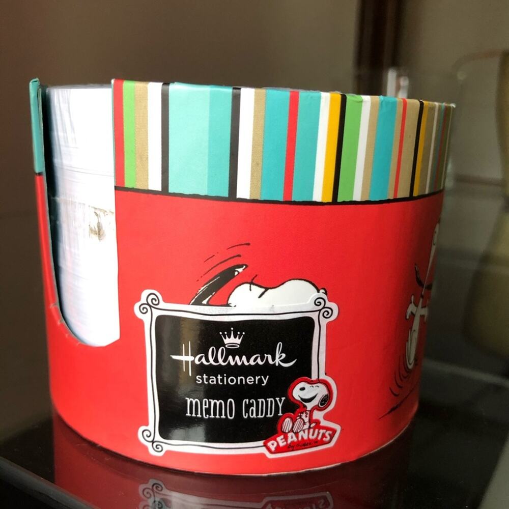 PEANUTS SNOOPY 700 Sheet Note Pad In Desk Caddy